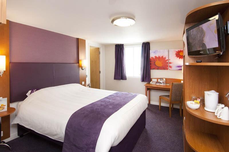 Premier Inn Portsmouth Horndean Exterior foto